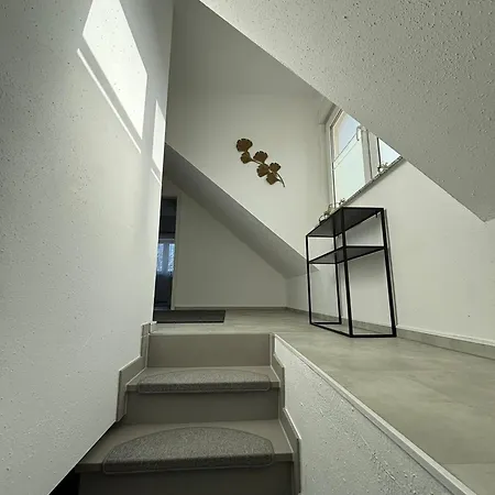 By Ll Apartment