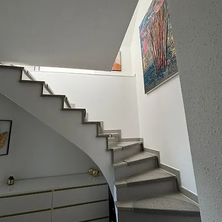 By Ll Apartment *