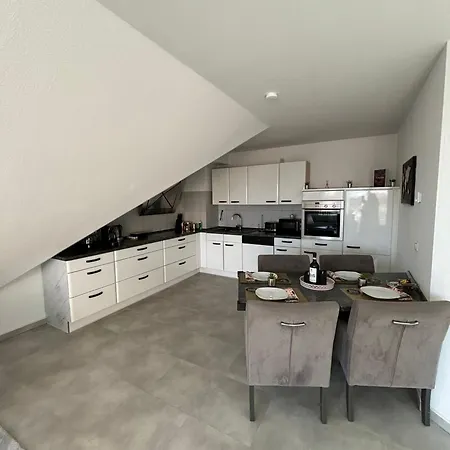 아파트 By Ll 프레첸